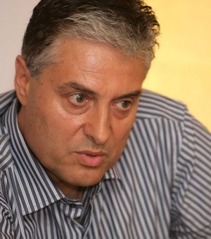 Ние хората си за курбан не даваме